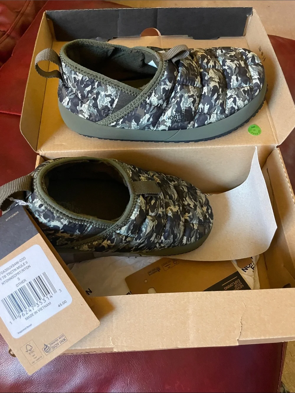 NWT The North Face Kids Olive Camo Slip-On Puffy Slippers